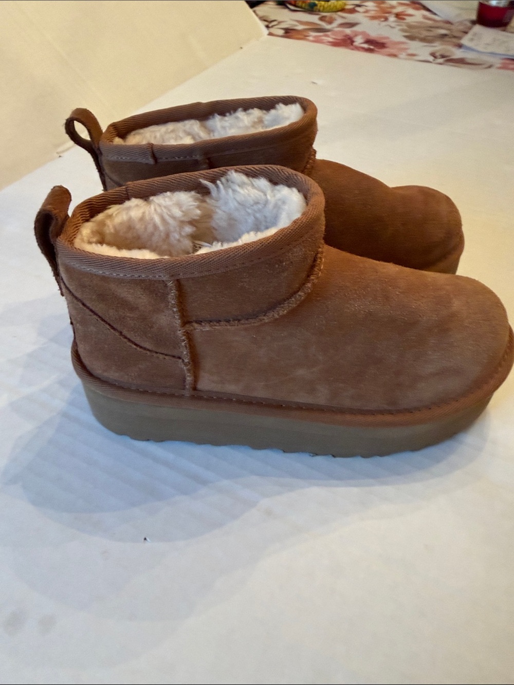 Girls Chestnut Tan UGG Mini Platform low boots size 1